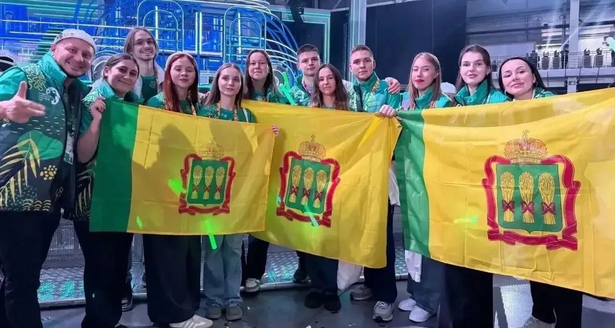 Пензенская участница стала «богатырём» для гостей из других стран на фестивале в Екатеринбурге